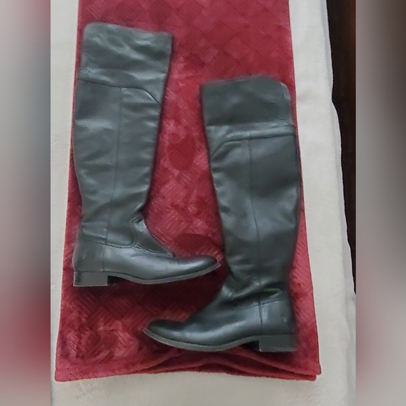 Black Leather Over-the-Knee  Boot - Picture 7 of 15